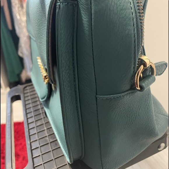 Gently used green teal bag - Picture 5 of 6
